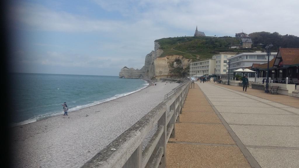 Bed and Breakfast Les Galets Bleus Étretat Exterior foto