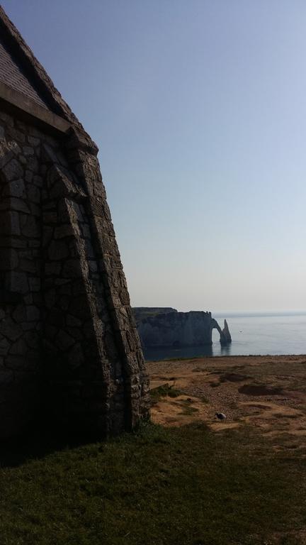Bed and Breakfast Les Galets Bleus Étretat Exterior foto
